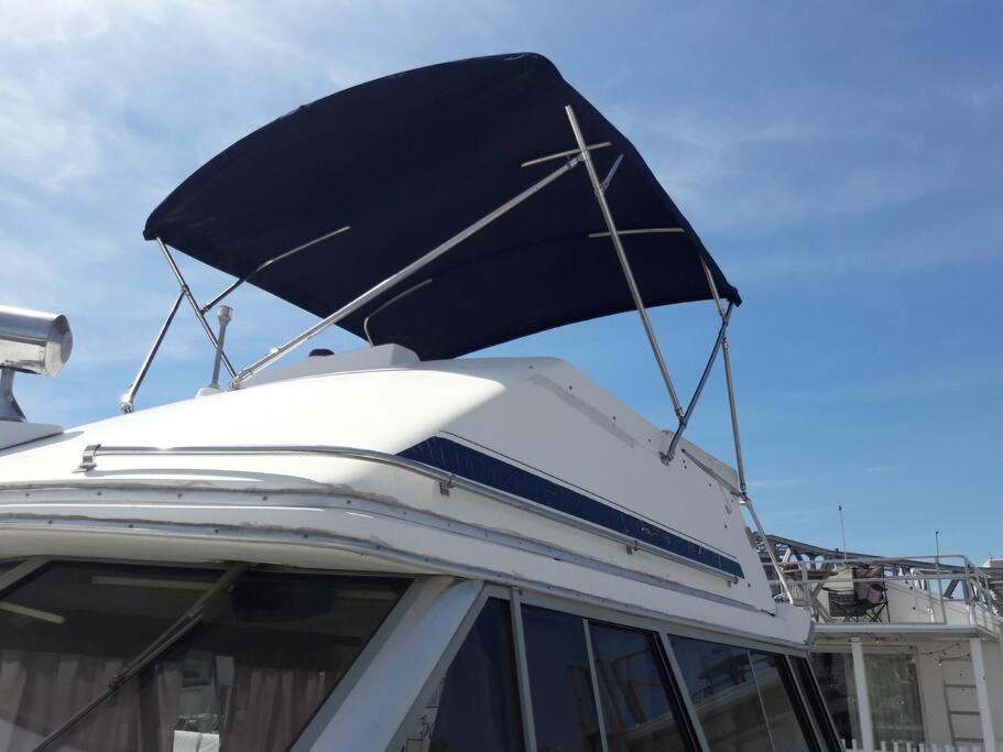 Waterfront 32' Bayliner Yacht Hotel Providence Ngoại thất bức ảnh