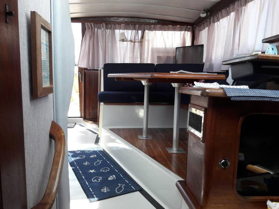 Waterfront 32' Bayliner Yacht Hotel Providence Ngoại thất bức ảnh